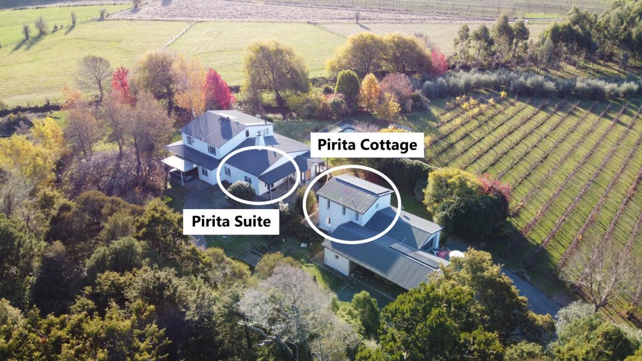Pirita Vineyard Cottage. Upper Moutere Экстерьер фото